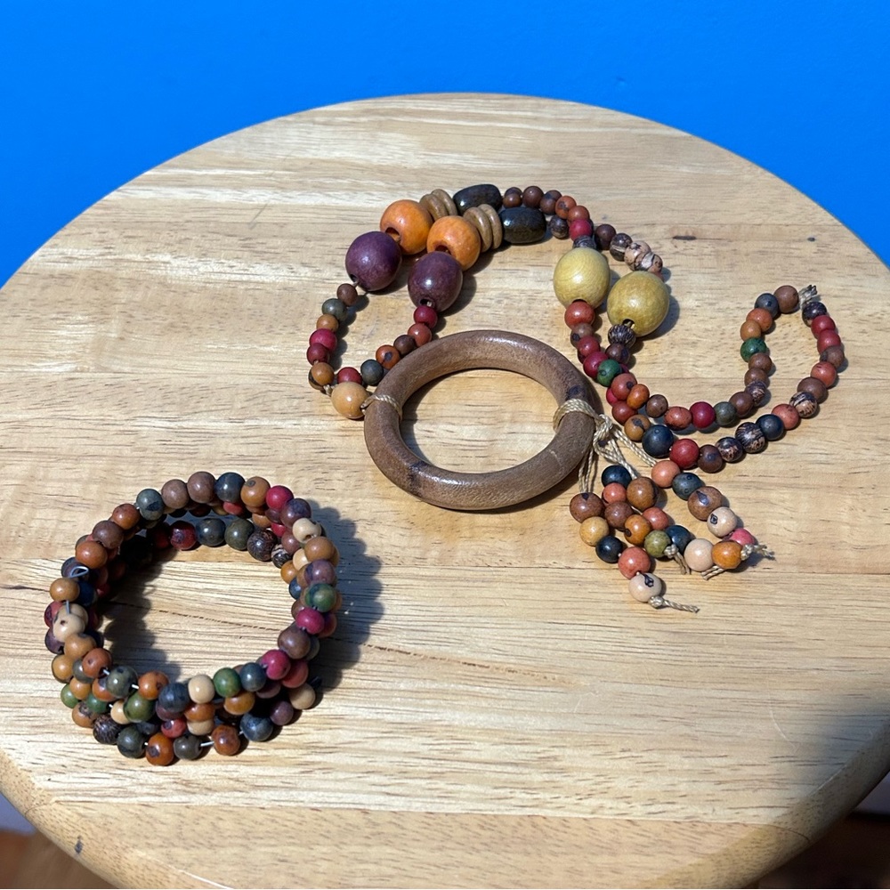Wood and bead necklace and bracelet.
